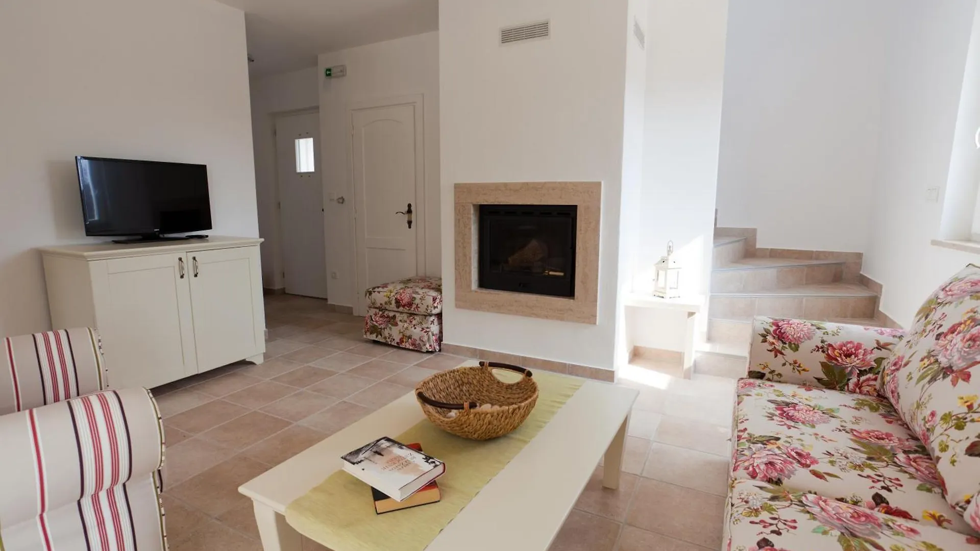 בית נופש Dobrinj Villa Adria