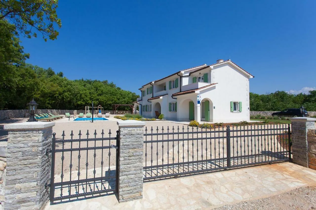 בית נופש Dobrinj Villa Adria