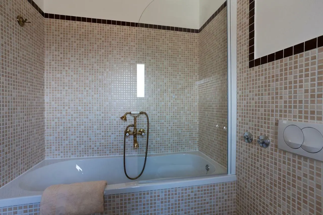 בית נופש Dobrinj Villa Adria