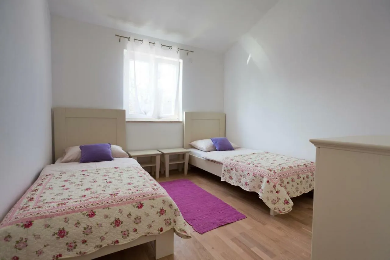 Dobrinj Villa Adria בית נופש